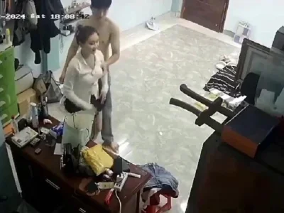 chong-vang-nha-vo-duoc-nguoi-tinh-tang-vay-roi-lam-luon-nhay